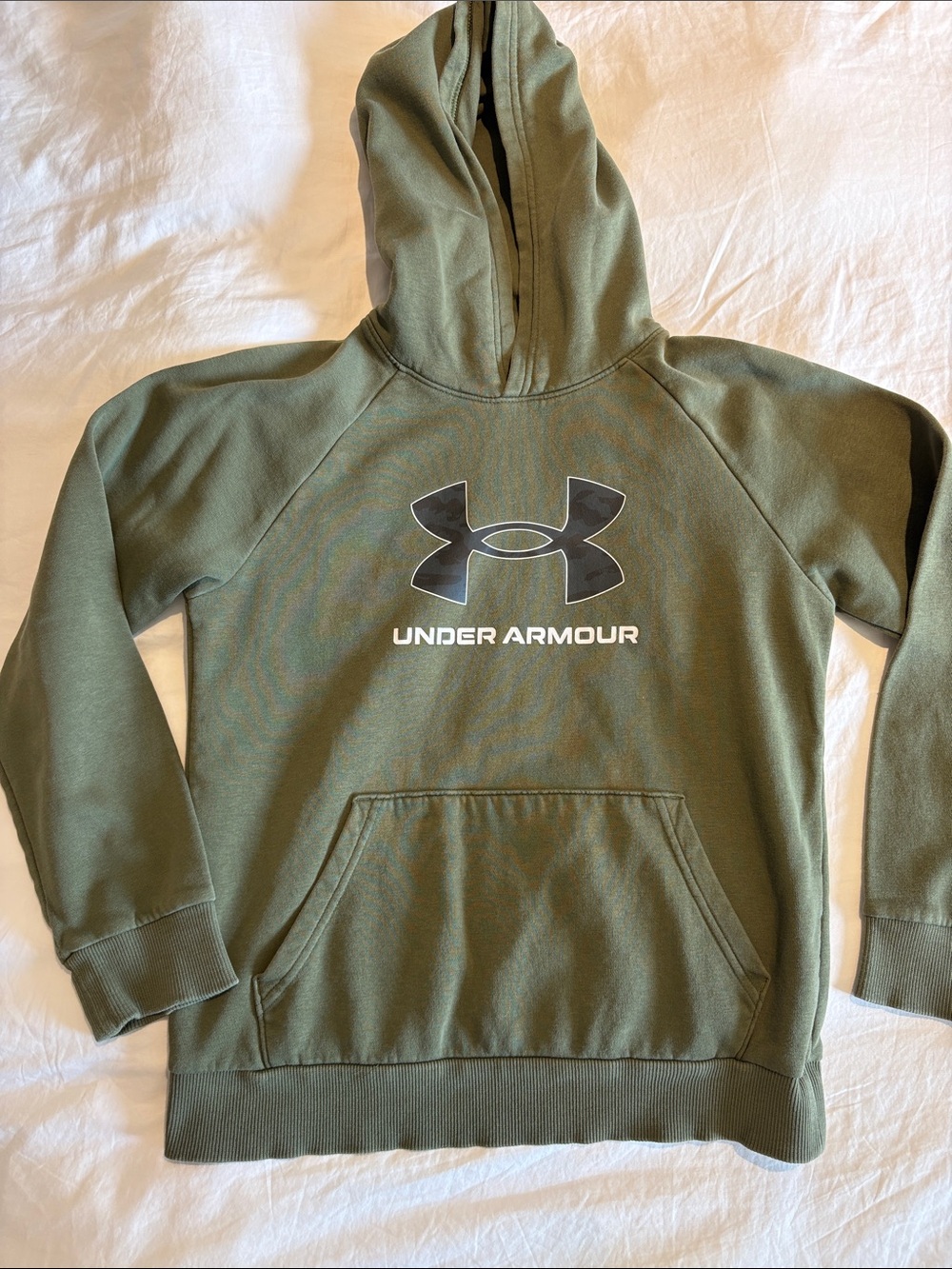Under Armour boys Olive Green Hoodie size M